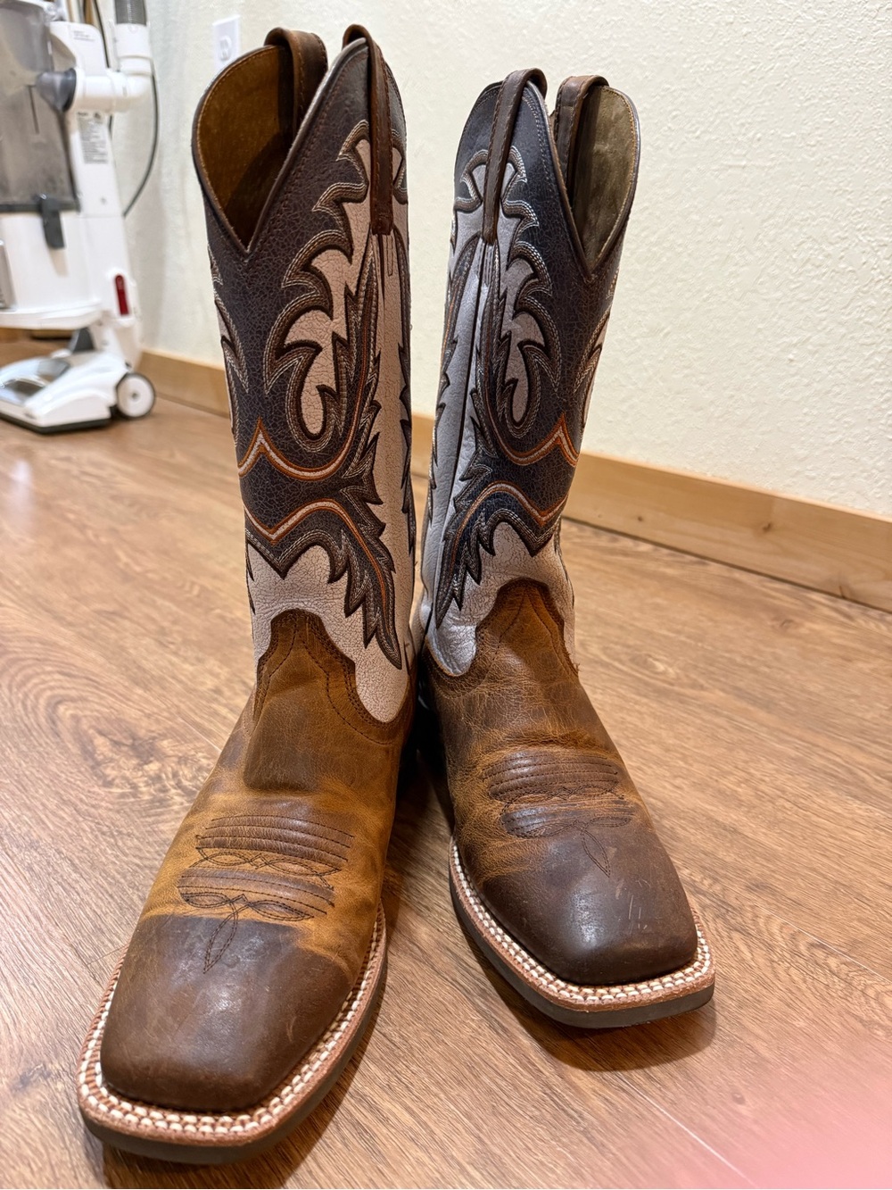 Ariat Brown and Tan Men's Western Cowboy Boots with Embroidered Shaft